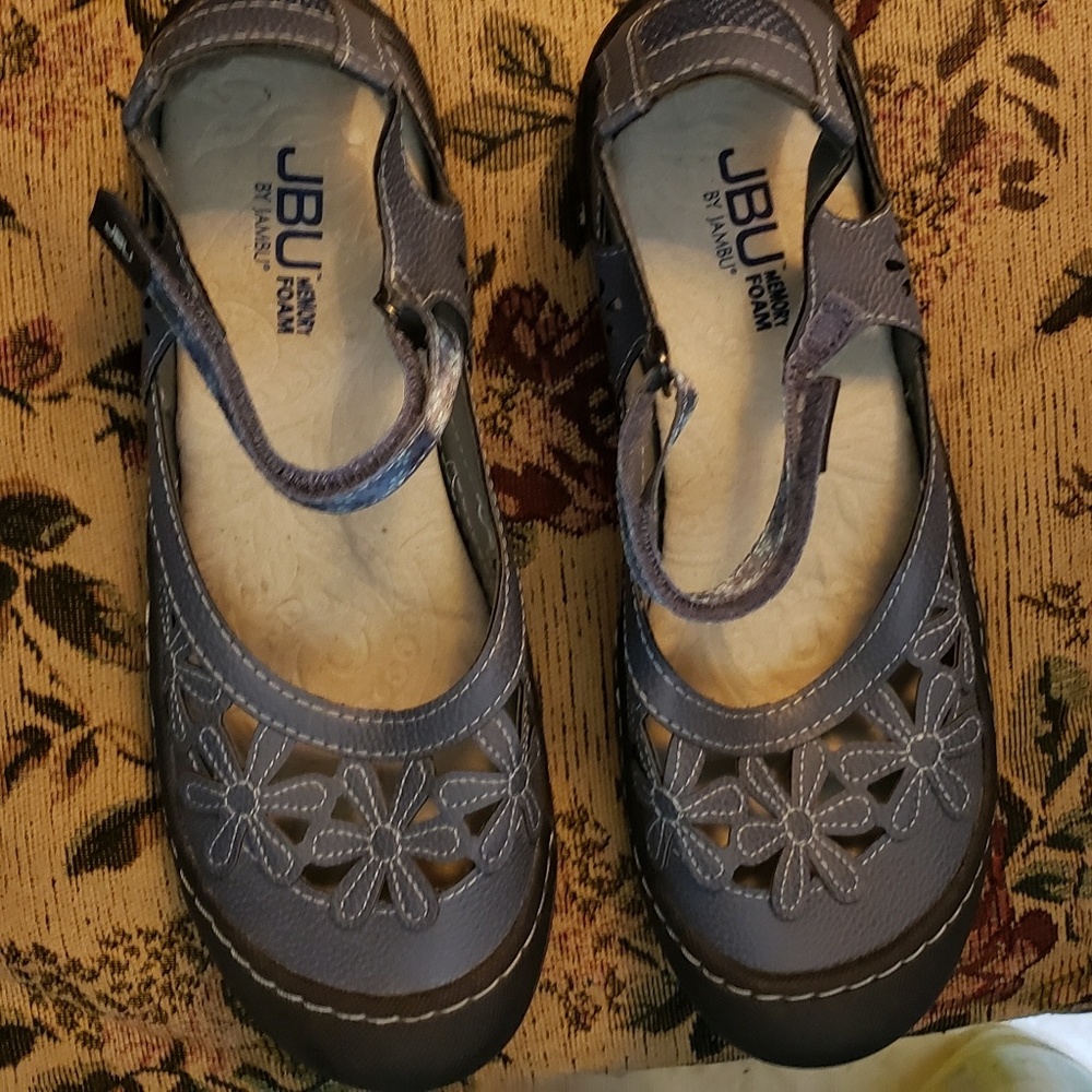 JBU slightly used sandals.